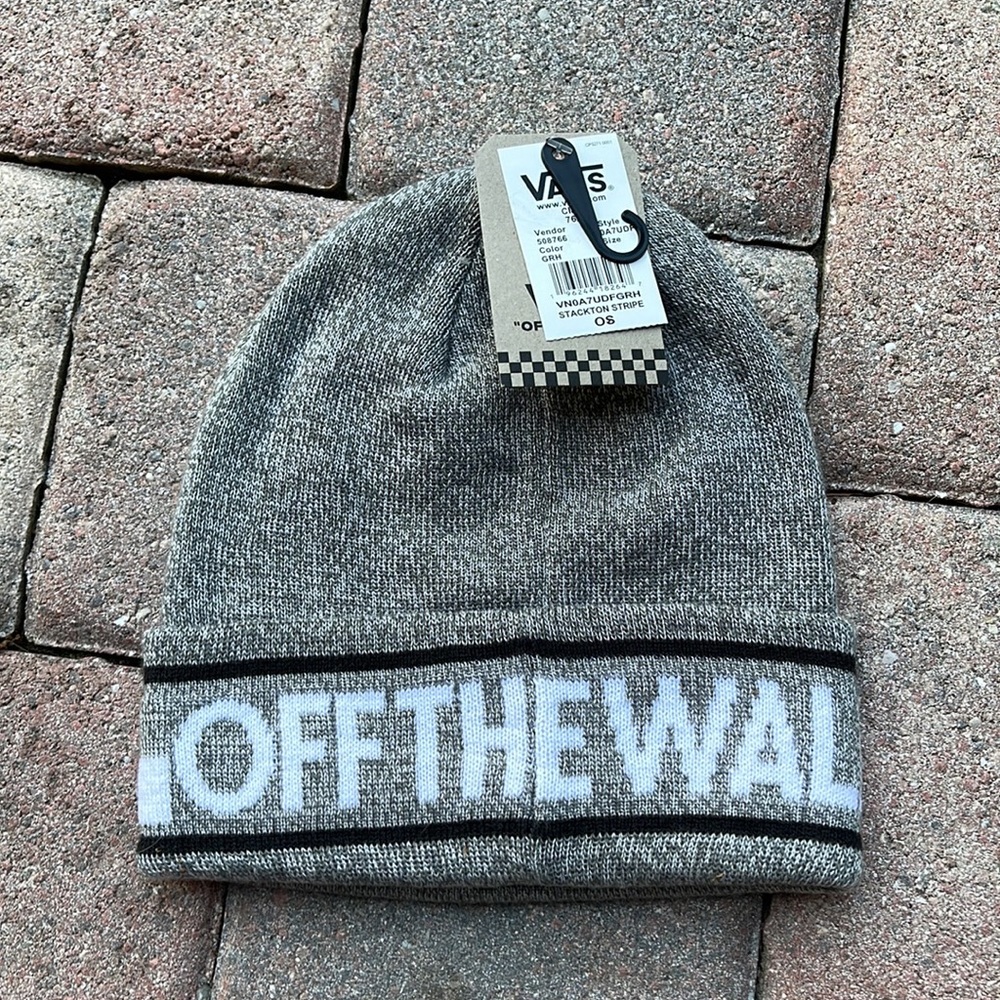 Vans Men’s - Women’s VNOA7UDFGRH
STACKTON STRIPE
OS Beanie
VANS
"OFF THE WALL"